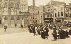 3619 Repetitie voor het openluchtspel Middelburgs overgang in 1574 , door P.C. Boutens, op de Grote Markt te Middelburg