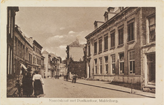 3908 Noordstraat met Postkantoor, Middelburg. Gezicht op de Lange Noordstraat met rechts het postkantoor