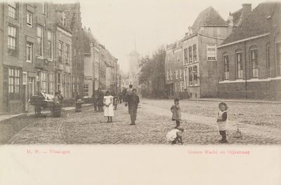 4029 H. W. - Vlissingen Groote Markt en Slijkstraat. De Slijkstraat te Vlissingen, gezien vanaf de Grote Markt met op ...