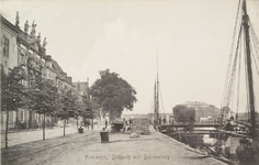 4083 Vlissingen, Dokkade met Beeldenhuis. Gezicht op de Dokkade te Vlissingen met links het Beeldenhuis, rechts de ...