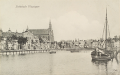 4102 Pottekade Vlissingen. Gezicht op de Pottekade, thans Wilhelminastraat met de N.H. kerk en de R.K. kerk te Vlissingen