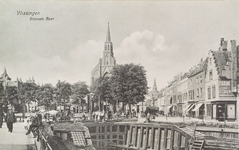 4545 Vlissingen Steenen Beer. De Steenen Beer te Vlissingen met op de achtergrond de rooms-katholieke kerk