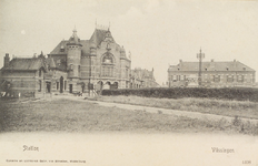 4572 Station Vlissingen. Het spoorwegstation en het gebouw van Stoomvaartmaatschappij Zeeland aan de Buitenhaven te ...