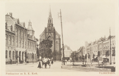 4634 Postkantoor en R. K. Kerk. Het postkantoor aan de Steenen Beer en de rooms-katholieke kerk te Vlissingen