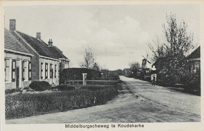 487 Middelburgscheweg te Koudekerke. Gezicht op de Middelburgseweg te Koudekerke