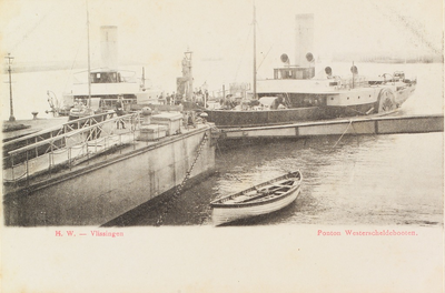4881 H. W. - Vlissingen Ponton Westerscheldebooten. Twee veerboten aan de aanlegsteiger van de Provinciale ...