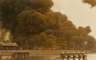 4903 De brand van het complex de Nederlandse Petroleum- en Asphaltmaatschappij Nedpam te Vlissingen in juli 1924
