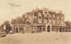 4964 Vlissingen Hotel Zeeland . Hotel Zeeland met links de sigarenwinkel aan de Prins Hendrikweg te Vlissingen