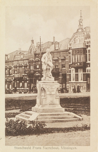 5012 Standbeeld Frans Naerebout, Vlissingen. Het standbeeld van Frans Naerebout op de hoek van Boulevard Bankert en de ...