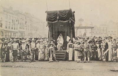 5159 Koninklijk bezoek Goes - September 1907. Historisch toneelspel op de Grote Markt te Goes naar aanleiding van het ...