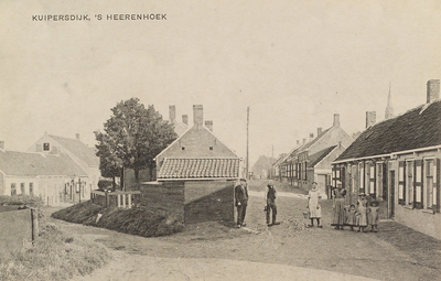 5538 Kuipersdijk, 's Heerenhoek. Gezicht op de Kuipersdijk in 's-Heerenhoek