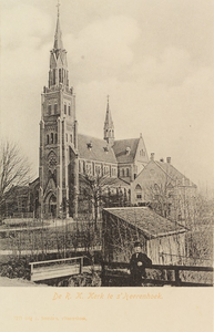 5544 De R. K. Kerk te s'Heerenhoek. Gezicht op de rooms-katholieke kerk met bijhorende pastorie in 's-Heerenhoek