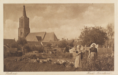 5634 Zeeland. Zuid-Beveland. Gezicht op de dorpskern van Kloetinge met de Nederlandse Hervormde kerk, met op de ...