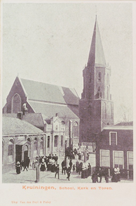 5700 Kruiningen, School, Kerk en Toren. Gezicht op de openbare lagere school en de Nederlandse Hervormde kerk in Kruiningen