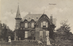 5706 Kruiningen. Gezicht op het landhuis aan de Dorpsstraat in Kruiningen, gebouwd voor de huisarts F.D. Kolff van Oosterwijk