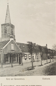 5740 Kerk met Gemeentehuis. Oudelande. Gezicht op de Nederlandse Hervormde kerk en het gemeentehuis aan de met ...