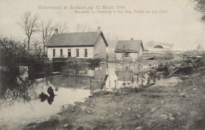 5783 Watervloed in Zeeland op 12 Maart 1906 Woonhuis 1e Boerderij in den Eng. Polder na den vloed. Gezicht op de 1e ...