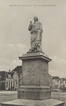 6145 Standbeeld van Jacob Cats te Brouwershaven. Standbeeld van Jacob Cats te Brouwershaven gezien in de richting van ...
