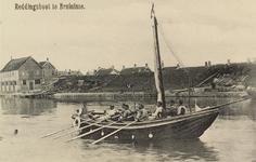 6197 Reddingsboot te Bruinisse. Gezicht op de Bruinisser reddingsboot met bemanning in de haven van Bruinisse, met ...