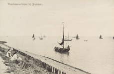 6198 Visschersvaartuigen bij Bruinisse. Gezicht op Bruinisser vissersschepen op de Grevelingen
