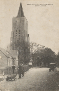 644 Kerktoren en Gemeentehuis, Oostkapelle. Het gemeentehuis en de Ned. Herv. kerk te Oostkapelle