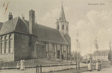6483 Noordwelle, Kerk. Gezicht op de Nederlandse Hervormde kerk in Noordwelle, met het plantsoen op het vroegere kerkhof