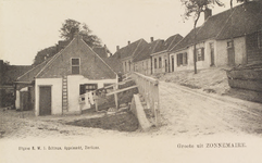 6777 Groete uit Zonnemaire. Gezicht op de Dijk van Bommenede in Zonnemaire (voormalige gemeente Bommenede)