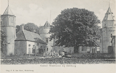 678 Kasteel Westhoven bij Domburg. De voorzijde van kasteel Westhove bij Oostkapelle