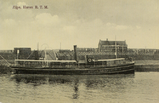 6789 Zijpe, Haven R.T.M. Gezicht op het haventje van het buurtschap Zijpe (gemeente Bruinisse) met het tramschip van de ...