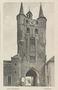 6845 Zuid-havenpoort Zierikzee. De Zuidhavenpoort te Zierikzee, gezien vanaf de Oude Haven zuidzijde