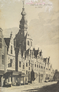 6944 Stadhuis van Zierikzee in 1572. Gezicht op het stadhuis van Zierikzee vanaf het westelijke deel van de Meelstraat, ...