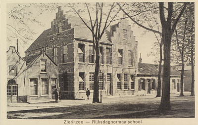 6988 Zierikzee - Rijksdagnormaalschool. De Rijksdagnormaalschool aan het Kerkhof noordzijde te Zierikzee