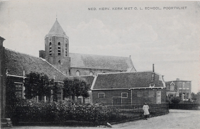 7343 Ned. Herv. Kerk met O. L. School, Poortvliet. Gezicht op een woonhuis, de Nederlandse Hervormde kerk en de ...