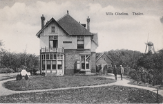 7440 Villa Giselina. Tholen. Gezicht op de villa Giselina in Tholen, met rechts korenmolen De Hoop