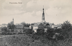 7594 Panorama, Hulst. Gezicht op Hulst met de St. Willibrorduskerk en links de toren van het stadhuis