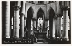 7689 Hulst, Interieur St. Willebrordus Kerk. Het interieur van de St. Willibrorduskerk te Hulst