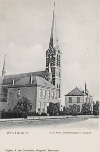 7949 Westdorpe R. K. Kerk, Gemeentehuis en Pastorie. Gezicht op de pastorie, R.K. kerk en het gemeentehuis te Westdorpe