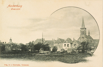 8007 Aardenburg Overzicht. Gezicht op de R.K. kerk te Aardenburg met links de spits van de Kaaipoort