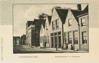 8091 Aardenburg Sociëteitsgebouw i. d. Weststraat. Gezicht op de Weststraat te Aardenburg met het sociëteitsgebouw