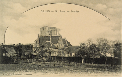8104 Sluis - St. Anne ter Muiden. Gezicht op Sint Anna ter Muiden met de Nederlandse Hervormde kerk