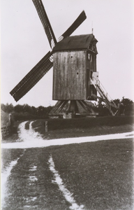 8222 Breskens Anno 1556, gesloopt 1929. Een molen bij Breskens welke in 1922 is gesloopt