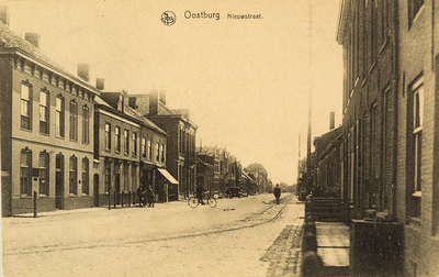 8418 Oostburg Nieuwstraat. Gezicht op de Nieuwstraat te Oostburg