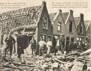 8715 De totaal vernielde woning in de St Domusstraat, waarin 3 menschen, het gezin Leijdekkers, om het leven kwamen. ...