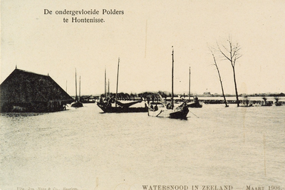 8918 De ondergevloeide Polders te Hontenisse. Watersnood in Zeeland - Maart 1906. Gezicht op een ondergelopen polder ...