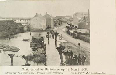8929 Watersnood te Hontenisse op 12 Maart 1906. Gezicht op een na de overstroming drooggevallen deel van Hontenisse