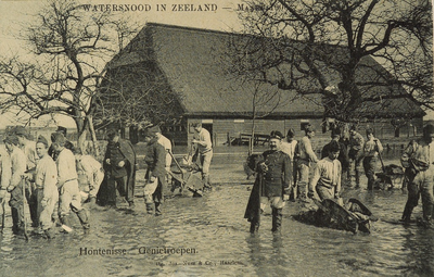 8942 Watersnood in Zeeland - Maart 1906. Hontenisse Genietroepen. Gezicht op de genietroepen die na de overstroming te ...