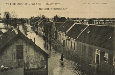 8953 Het dorp Kloosterzande. Watersnood in Zeeland - Maart 1906. Gezicht op het overstroomde dorp Kloosterzande