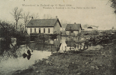 9028 Watervloed in Zeeland op 12 Maart 1906 Woonhuis 1e Boerderij in den Eng. Polder na den vloed. Gezicht op het ...