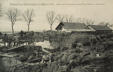9030 Watervloed in Zeeland op 12 Maart 1906 Ruïne der 1e Boerderij in den Eng. Polder na den vloed. Gezicht op de ...