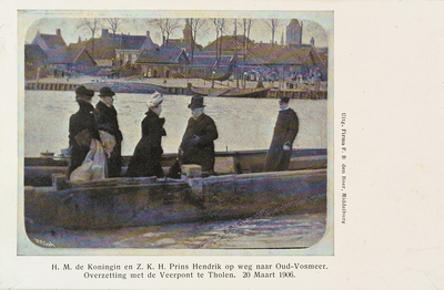 9044 H.M. de Koningin en Z.K.H. Prins Hendrik op weg naar Oud-Vossemeer. Overzetting met de Veerpont te Tholen. 20 ...